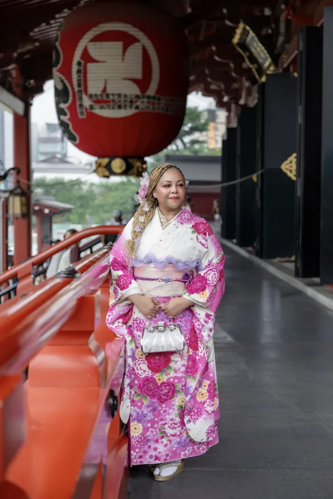 White and magenta peony plus size furisode with a silver clutch at Hozomon Gate, Sensoji Temple