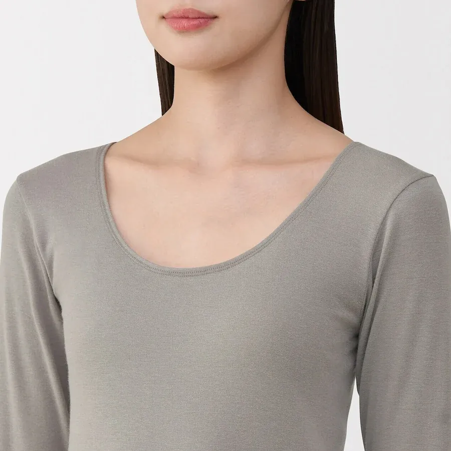 Thin U-neck thermal top, the best layer under a kimono in winter because the neckline stays hidden